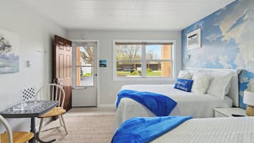 1 bedroom, bed sheets