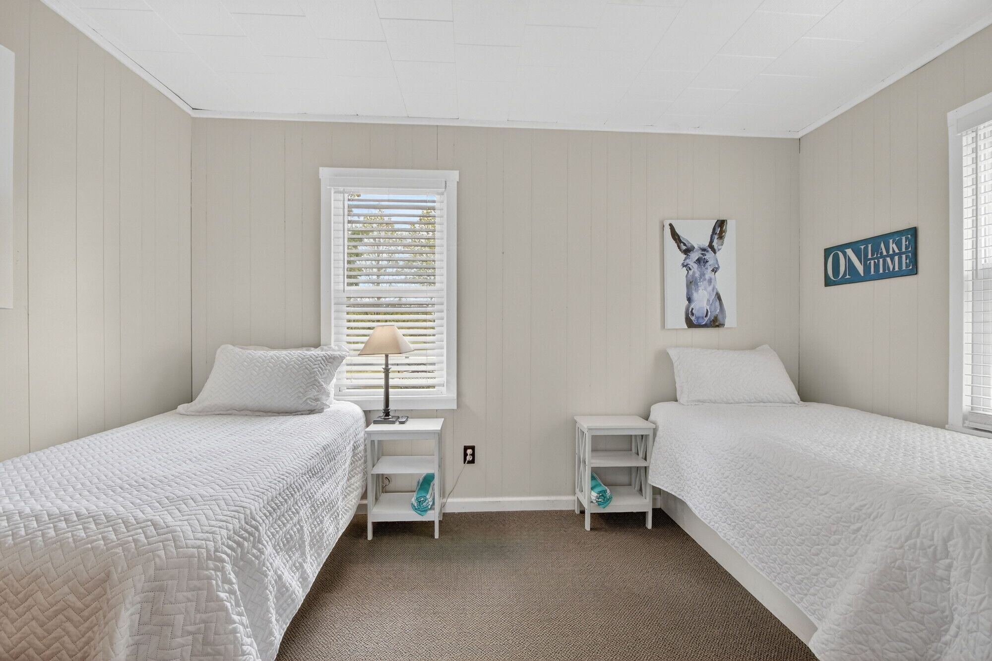 2 bedrooms, bed sheets