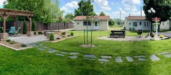 The Luxe King Room 2