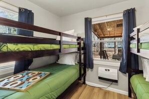 2 bedrooms, iron/ironing board, travel cot, free WiFi