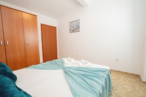 Comfort-Apartment, 2 Schlafzimmer, Klimaanlage | Individuell dekoriert, kostenloses WLAN, Bettwäsche