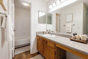 Håndklær, såpe og toalettpapir