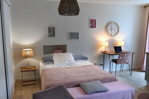 1 bedroom, iron/ironing board, WiFi, bed sheets