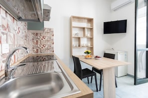 Fridge, oven, stovetop, cookware/dishes/utensils - Mono Proce N°2 - Salento Reservation (Gallipoli)