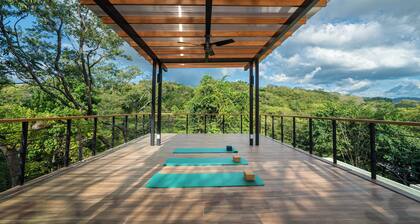 Stunning 3-bedroom luxury villa in Nosara with infinity saltwater pool.