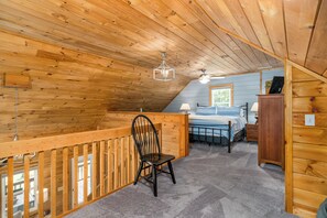 3 bedrooms, desk, free WiFi, bed sheets