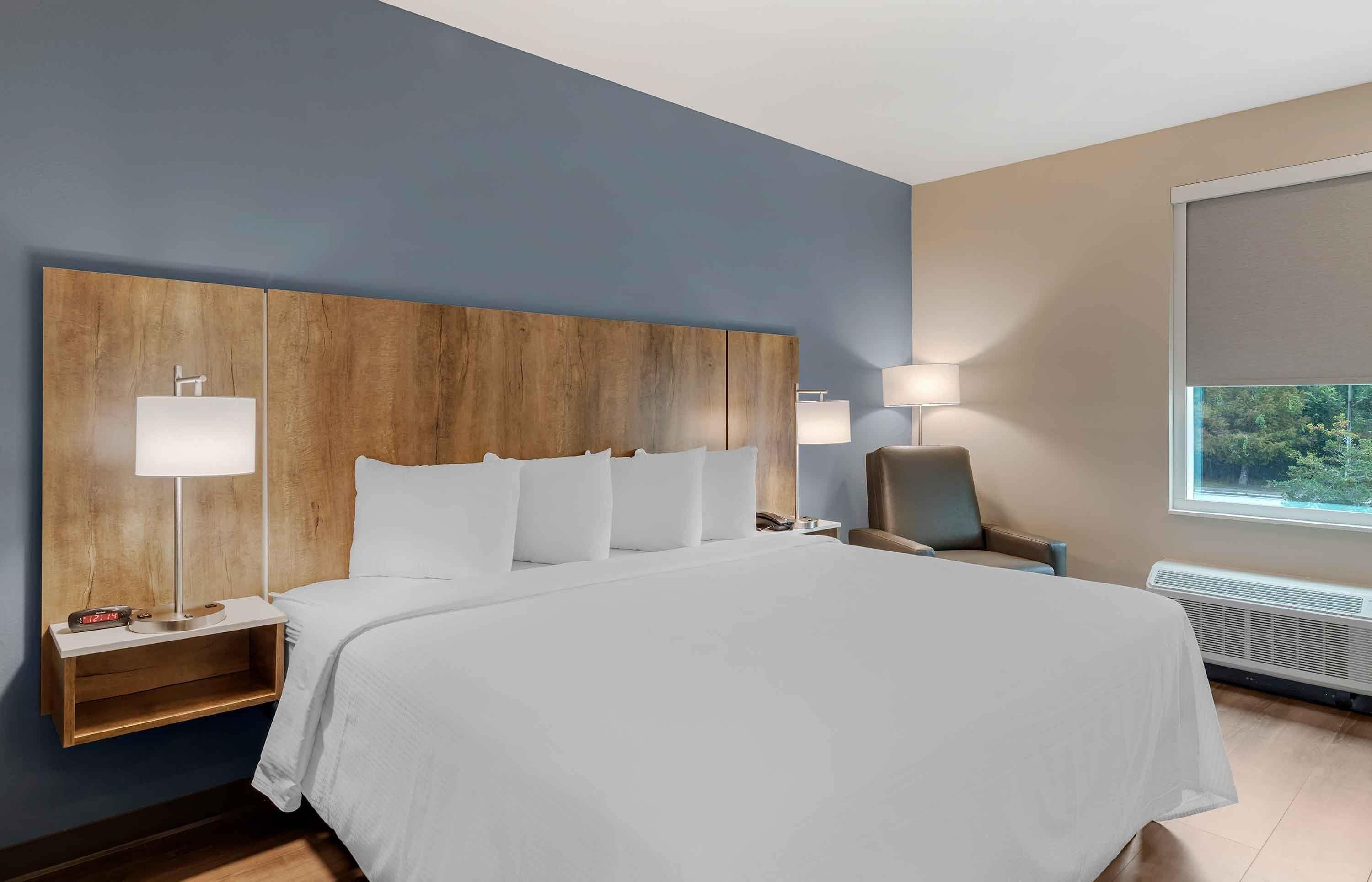 Ropa de cama de alta calidad, escritorio y cortinas blackout 