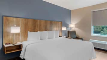 高級寢具、書桌、遮光布/窗簾、熨斗/熨衣板