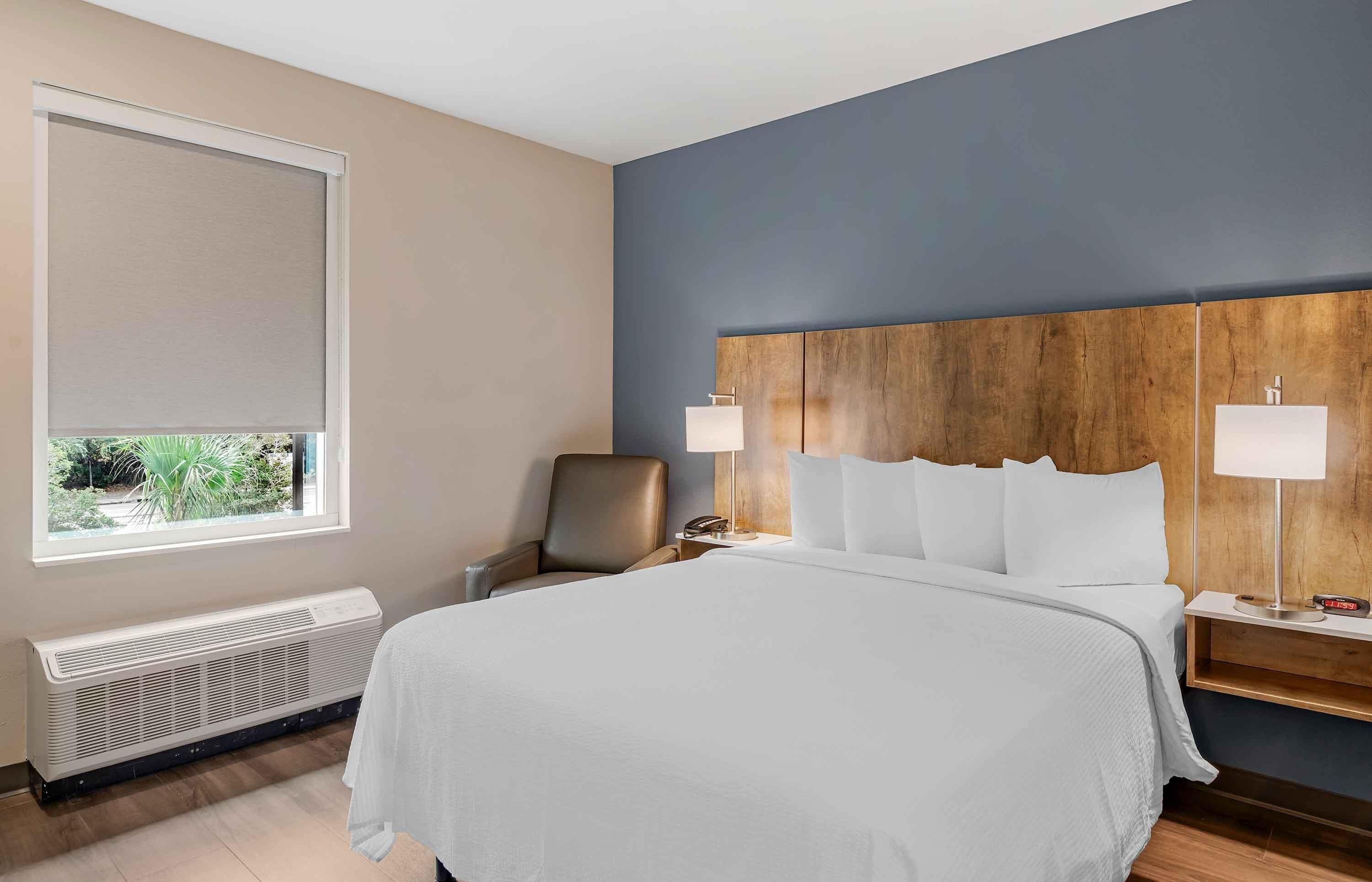 Standaard studio, 1 queensize bed, niet-roken, koelkast & magnetron | Luxe beddengoed, een bureau, verduisterende gordijnen