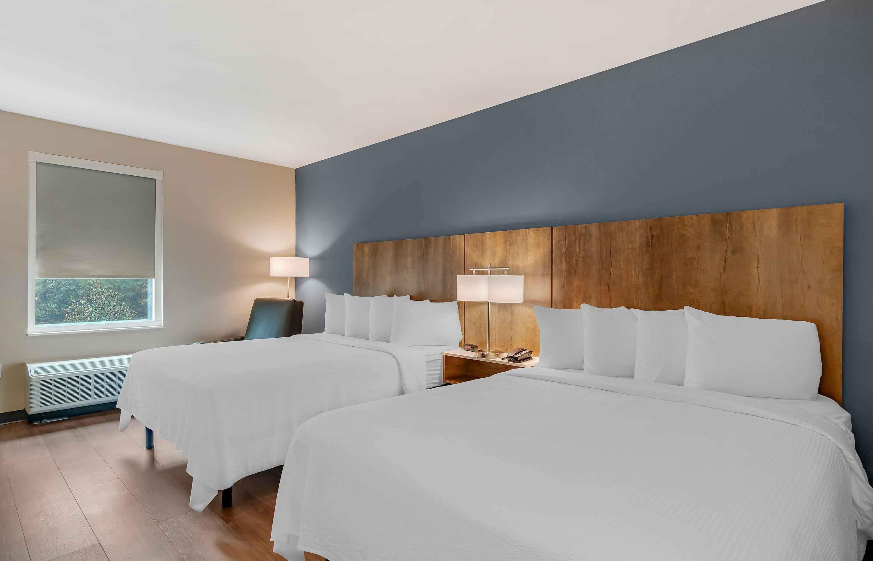 Ropa de cama de alta calidad, escritorio y cortinas blackout 