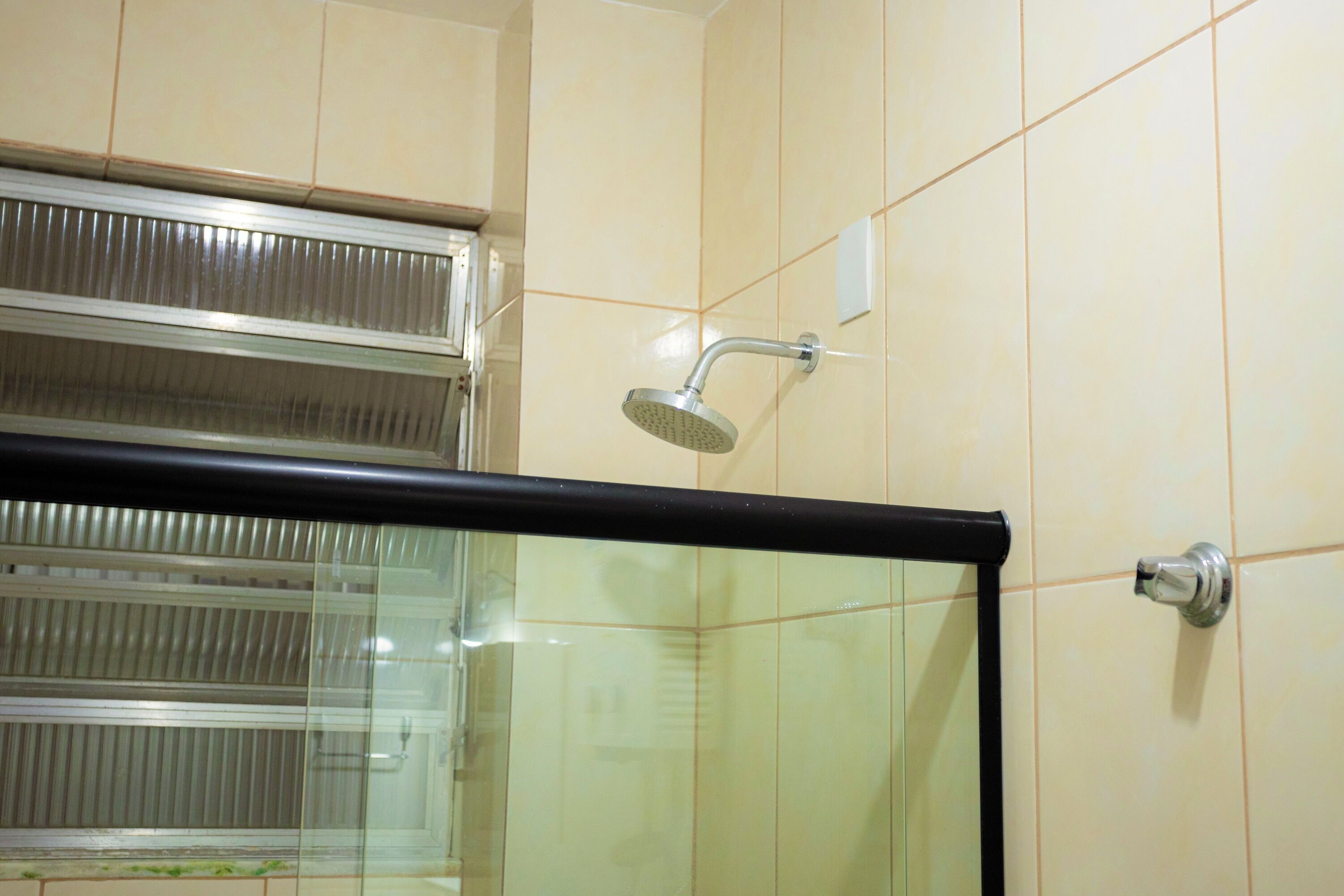 Apartment | Bathroom | Hair dryer, towels, toilet paper