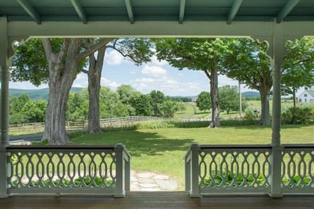 Property grounds. Hoppy Hill Farm House