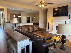 TV, fireplace