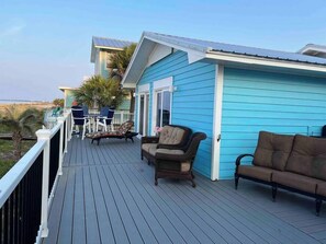 Terrace/patio - Gulf Front Luxury, Chefs Kitchen, Pet Friendly (Port St Joe)