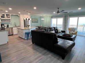 TV - Gulf Front Luxury, Chefs Kitchen, Pet Friendly (Port St Joe)