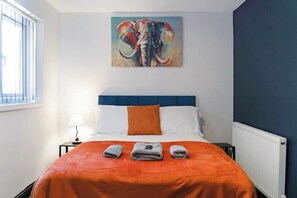 4 bedrooms, WiFi, bed sheets