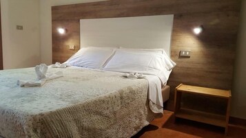 Classic Double or Twin Room, Hill View