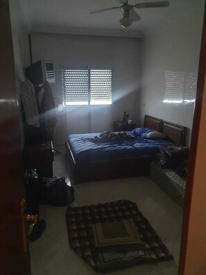 3 bedrooms, bed sheets