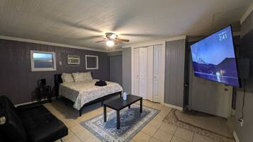 1 bedroom, iron/ironing board, free WiFi, bed sheets