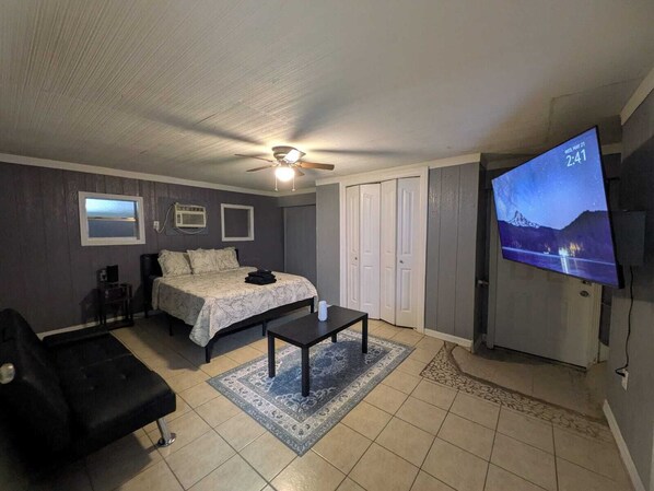 1 Schlafzimmer, Bügeleisen/Bügelbrett, kostenloses WLAN, Bettwäsche