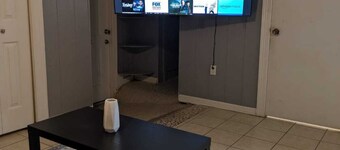 Retreat-1BR Apt w/ 65 inch Tv!
