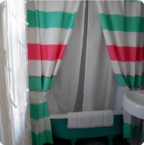 Asciugamani, sapone, carta igienica