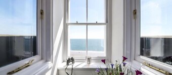 The Penthouse - Luxury 1 Bed - Panorama - Tenby