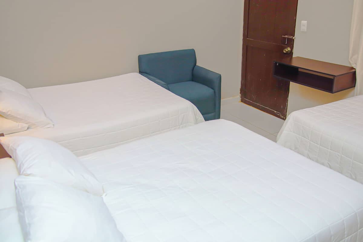 Deluxe Triple Room | Desk, free WiFi