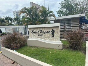 Exterior detail - Saint Tropez in Isla Verde (Carolina)