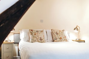 2 개의 침실, 각각 다른 스타일의 인테리어, 각각 다르게 가구 비치, 무료 WiFi