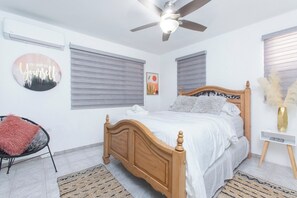 4 bedrooms, WiFi, bed sheets - CasaPlaya Gamil Rene (Barceloneta)