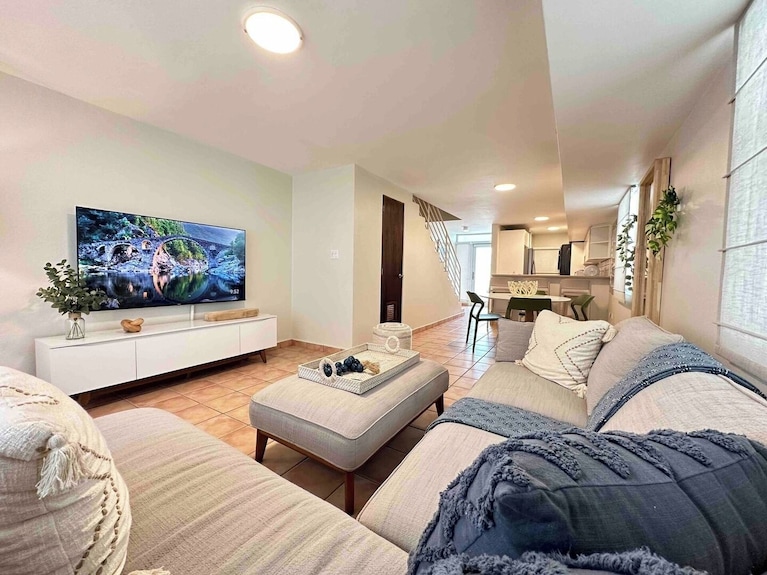Luxury Ocean Villa Steps From The Beach - Dorado