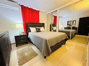 4 bedrooms, iron/ironing board, WiFi, bed sheets