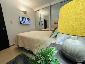 4 bedrooms, iron/ironing board, WiFi, bed sheets