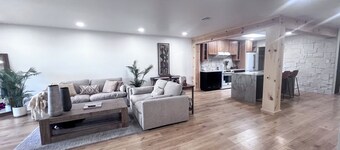 Charming 2-bedroom house with WiFi, AC in awesome Las Cruces