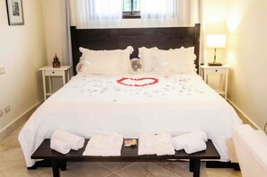 1 bedroom, iron/ironing board, WiFi, bed sheets - Luxury Apartment With Pool Cap Cana (Punta Cana)