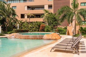 A heated pool - Manta Morada: Sol, San Pancho, Beachfront and Ocean view (San Francisco)