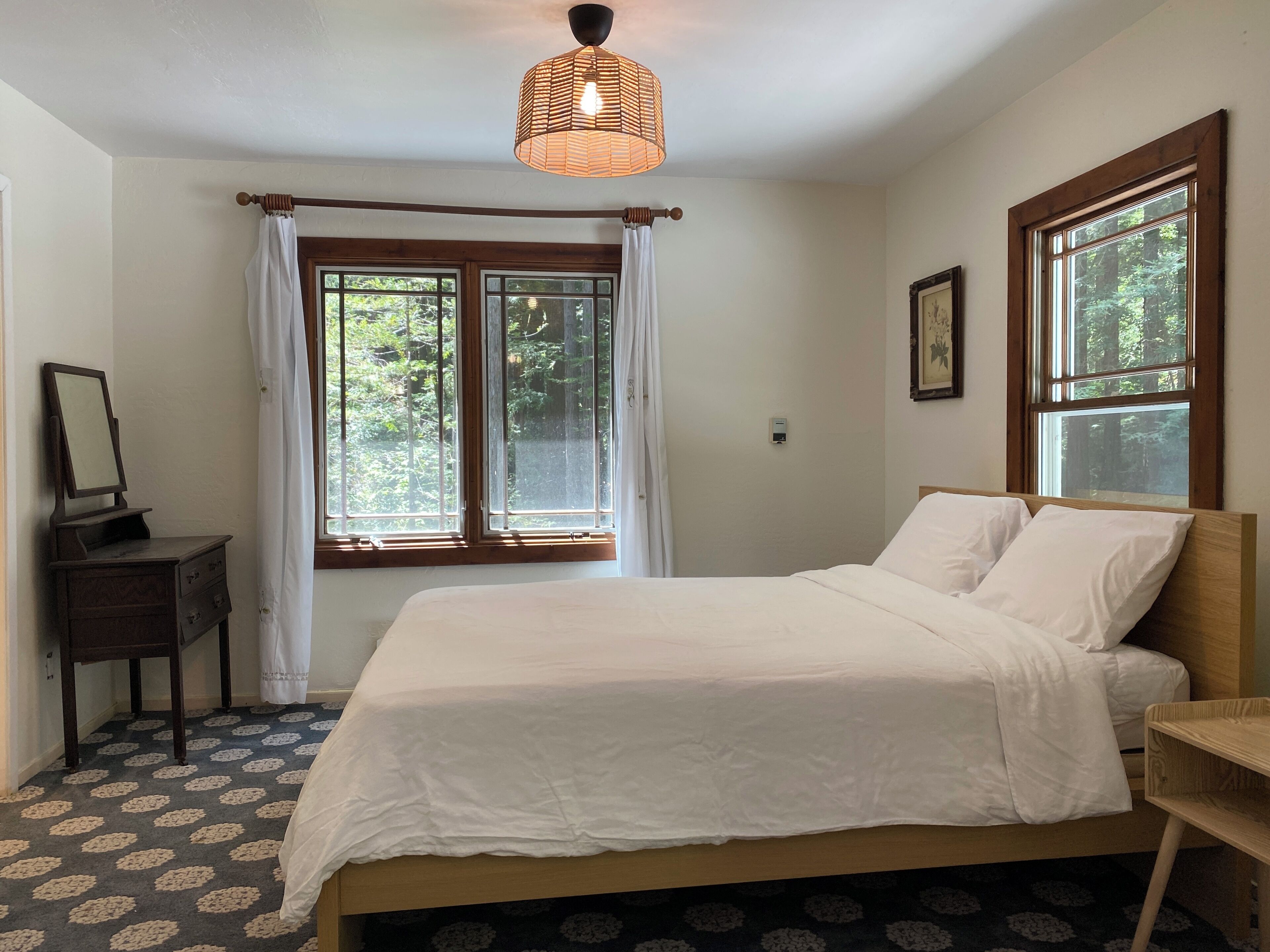 5 bedrooms, WiFi, bed sheets