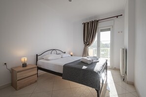 3 bedrooms, iron/ironing board, Internet, bed sheets
