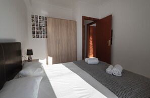 3 chambres, fer et planche à repasser, accès à Internet, literie fournie