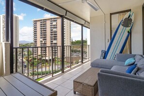 Property grounds - Ocean View | Walk to Mall | Free Parking, W/D, AC (Aiea)