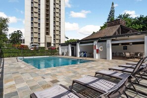 Pool - Ocean View | Walk to Mall | Free Parking, W/D, AC (Aiea)