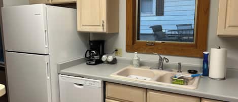Oven, stovetop, dishwasher