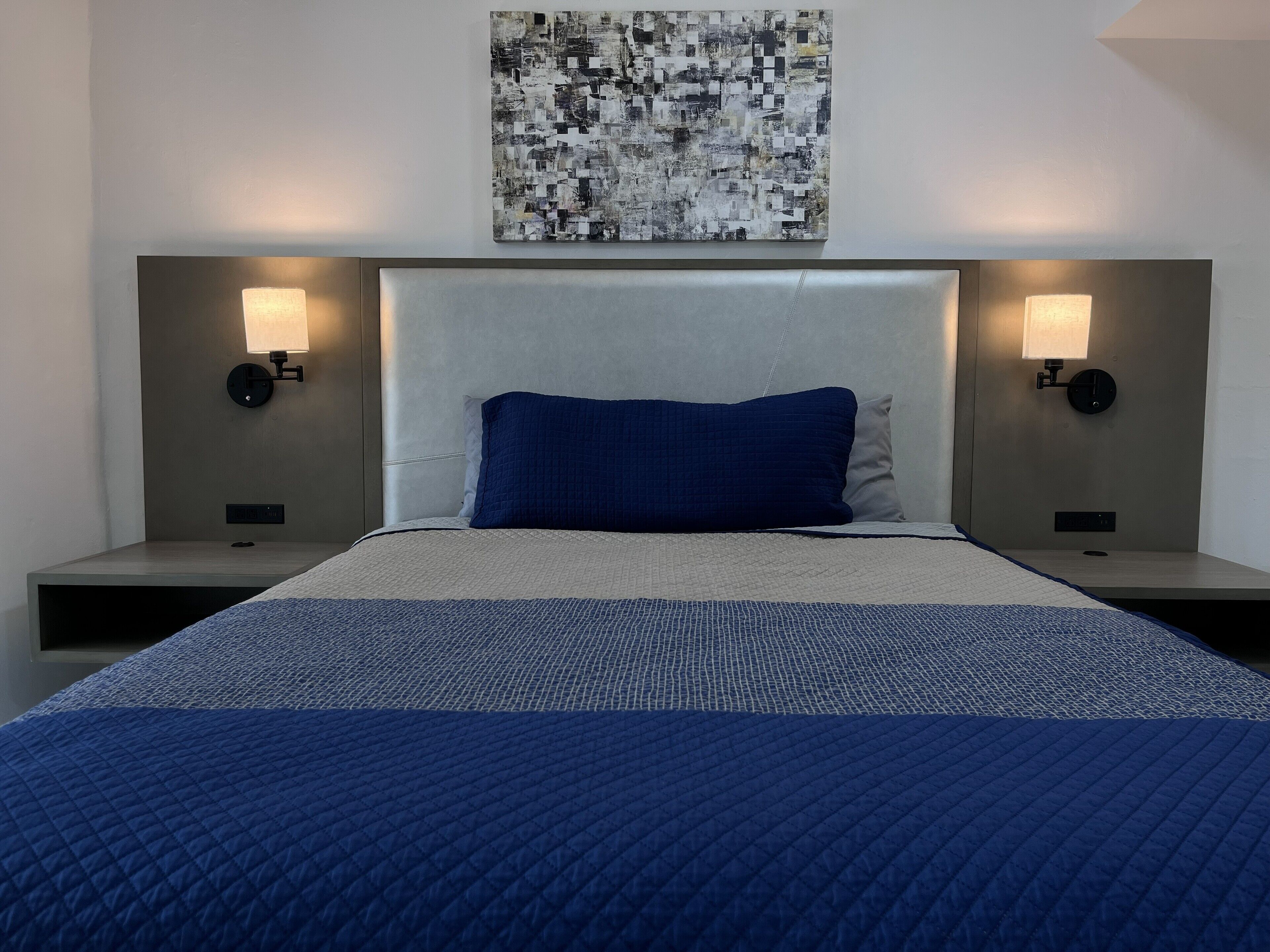 Laptop workspace, blackout curtains, iron/ironing board, free WiFi