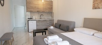 Nikiti Central Suites 4 by Travel Pro Services