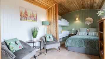 1 bedroom, individually decorated, individually furnished, free WiFi