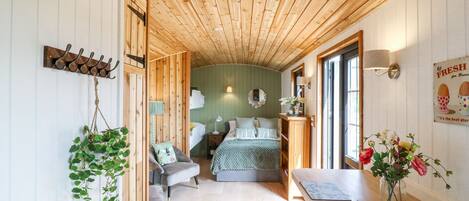 1 chambre, décoration personnalisée, ameublement personnalisé