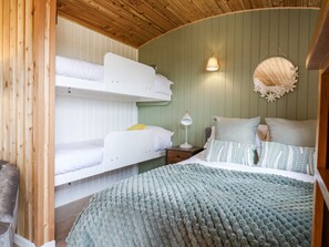 1 bedroom, individually decorated, individually furnished, free WiFi
