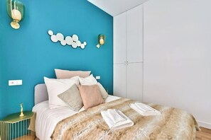Cribs/infant beds - Newly Renovated ! Stunning 2Br Apt in the Heart of Paris 15 (Paris)