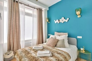 Cribs/infant beds - Newly Renovated ! Stunning 2Br Apt in the Heart of Paris 15 (Paris)